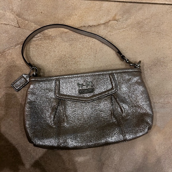 Coach handbag - silver metallic. Dust bag included. - Picture 3 of 4